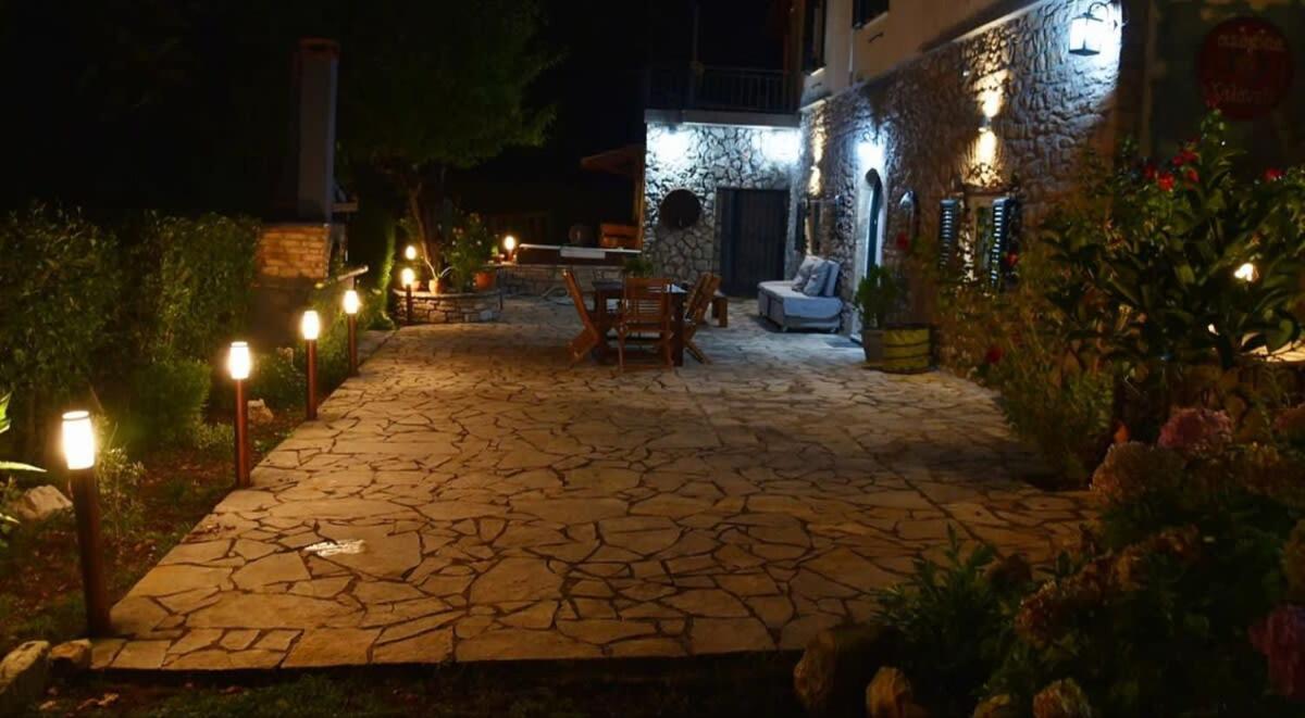 Kalavrita Winter Retreat - Homely Spacious Chalet Áno Vlasía المظهر الخارجي الصورة