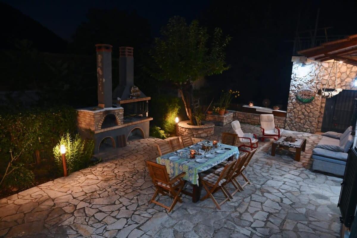 Kalavrita Winter Retreat - Homely Spacious Chalet Áno Vlasía المظهر الخارجي الصورة